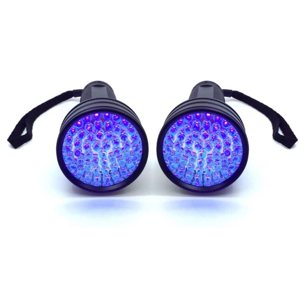 Ravlygter: 2 x UV-Lampe UVA51.