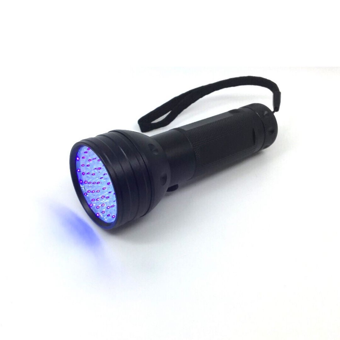 Ravlygte UVA51 fra danske SamuEye™. God og billig ravlampe med UV. Set fra siden.