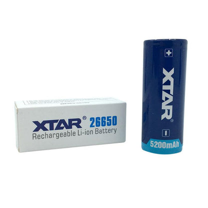 1 stk XTAR 25650 genopladelig batteri.