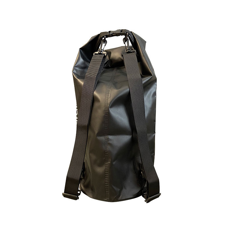 Vandtæt taske Dry Bag Rygsæk™ fra danske Owlbite® på 20L (Liter), sort. Set med stropper bagpå.